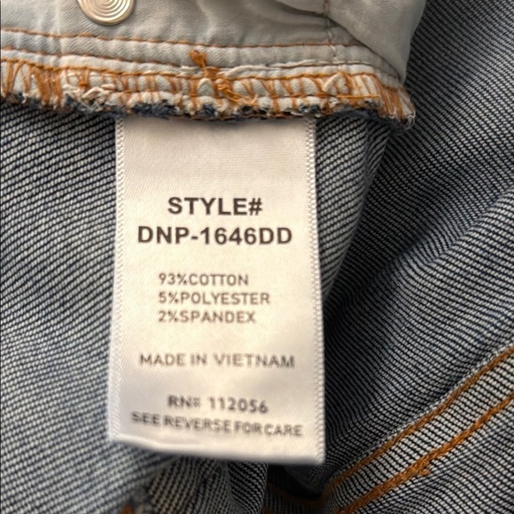 Zenana Outfitters Blue Cropped Ankle Jeans with Frayed Hem #586 - Picture 5 of 9